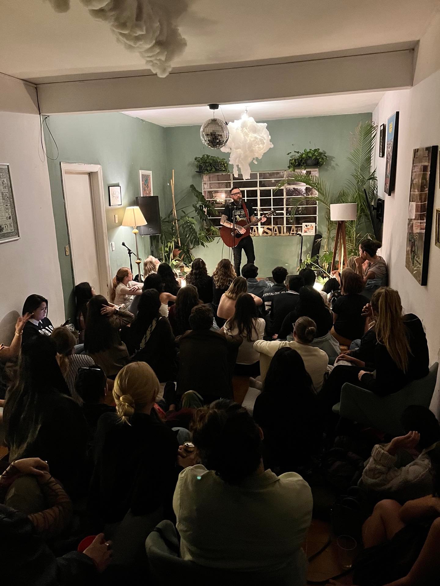 Live Room with Audience
